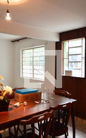 Casa à venda com 136m², 2 quartos e 2 vagasSala