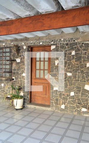 Casa à venda com 136m², 2 quartos e 2 vagasQuintal