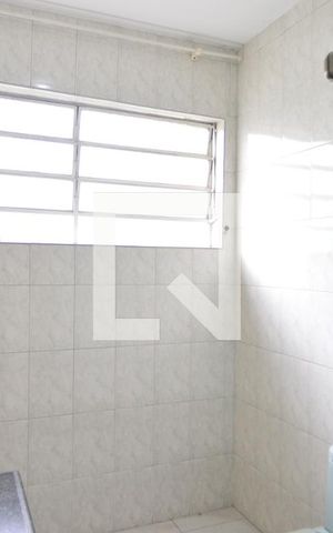 Casa à venda com 136m², 2 quartos e 2 vagasBanheiro