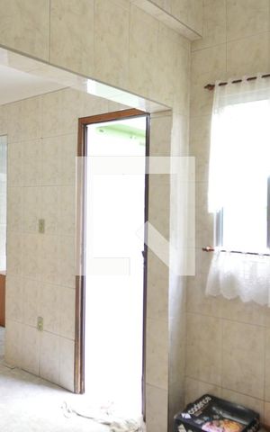 Casa à venda com 136m², 2 quartos e 2 vagasQuarto de Serviço
