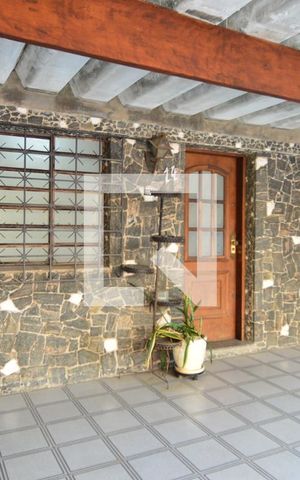 Casa à venda com 136m², 2 quartos e 2 vagasQuintal