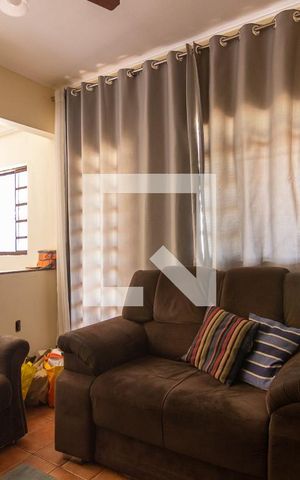 Casa à venda com 120m², 5 quartos e 5 vagas Casa à venda com 120m², 5 quartos e 5 vagasSala 2