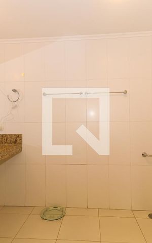Casa à venda com 260m², 3 quartos e 4 vagas Casa à venda com 260m², 3 quartos e 4 vagasBanheiro da Suíte 4