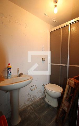 Casa à venda com 174m², 3 quartos e 2 vagasBanheiro externo