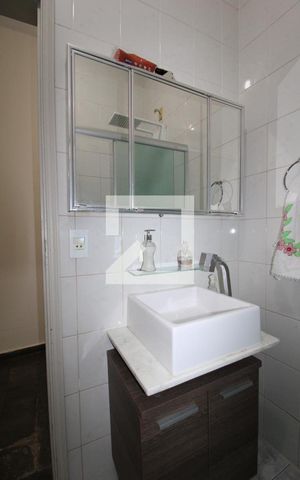 Casa à venda com 174m², 3 quartos e 2 vagasBanheiro Social