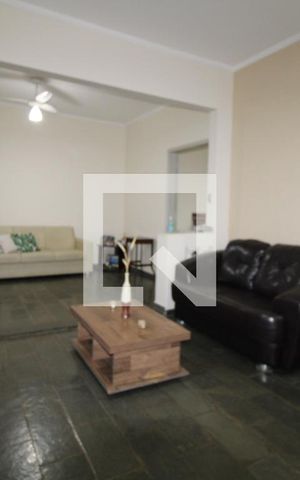 Casa à venda com 174m², 3 quartos e 2 vagasSala