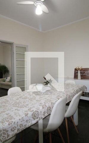 Casa à venda com 174m², 3 quartos e 2 vagasSala de jantar