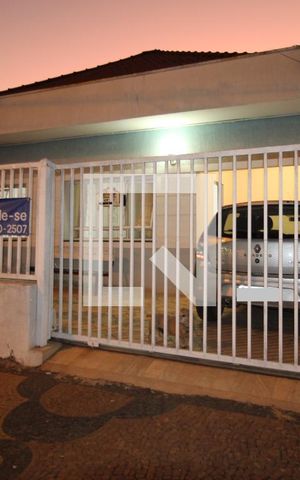 Casa à venda com 174m², 3 quartos e 2 vagasFachada