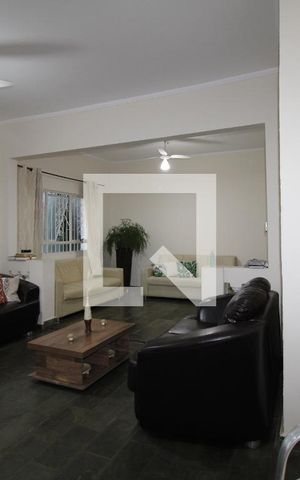 Casa à venda com 174m², 3 quartos e 2 vagasSala