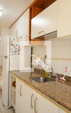 Apartamento à venda com 125m², 3 quartos e 1 vaga Apartamento à venda com 125m², 3 quartos e 1 vagaCozinha e Área de Serviço