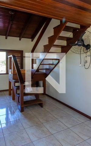 Casa à venda com 232m², 4 quartos e 6 vagas Casa à venda com 232m², 4 quartos e 6 vagasSuíte