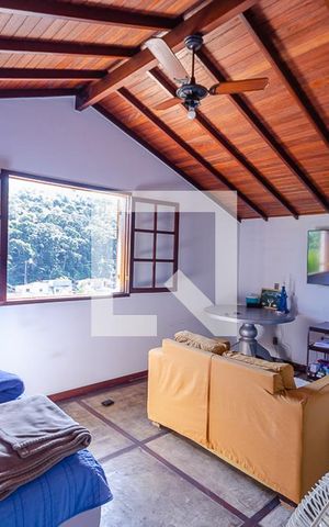 Casa de condomínio à venda com 250m², 5 quartos e 2 vagas Casa de condomínio à venda com 250m², 5 quartos e 2 vagasSuíte 4