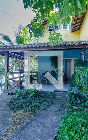 Casa de condomínio à venda com 250m², 5 quartos e 2 vagas Casa de condomínio à venda com 250m², 5 quartos e 2 vagasÁrea Externa