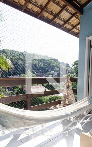 Casa de condomínio à venda com 250m², 5 quartos e 2 vagas Casa de condomínio à venda com 250m², 5 quartos e 2 vagasSuíte 1
