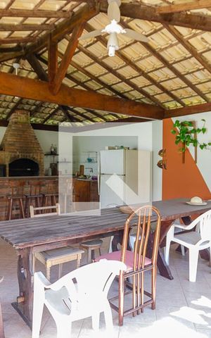 Casa de condomínio à venda com 250m², 5 quartos e 2 vagas Casa de condomínio à venda com 250m², 5 quartos e 2 vagasChurrasqueira