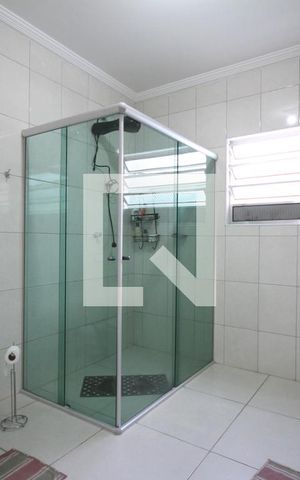 Casa à venda com 140m², 5 quartos e 2 vagasBanheiro