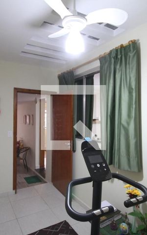 Casa à venda com 140m², 5 quartos e 2 vagasSala