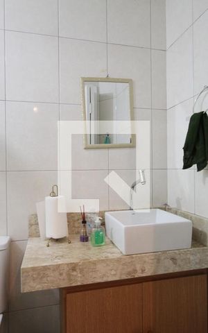 Casa à venda com 140m², 5 quartos e 2 vagasBanheiro de Serviço