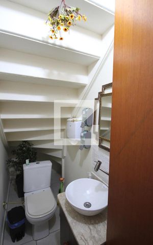 Casa à venda com 140m², 5 quartos e 2 vagasLavabo