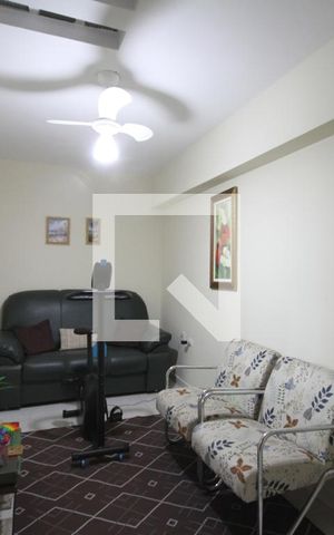 Casa à venda com 140m², 5 quartos e 2 vagasSala