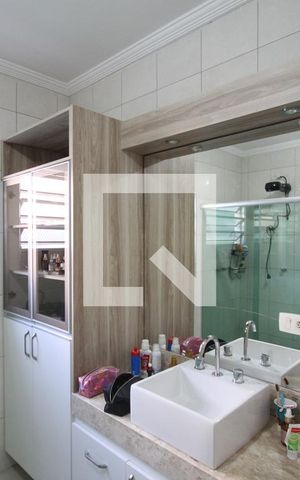 Casa à venda com 140m², 5 quartos e 2 vagasBanheiro