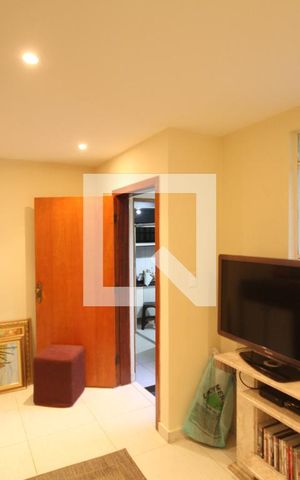 Casa à venda com 140m², 5 quartos e 2 vagasQuarto de Serviço