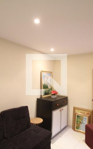 Casa à venda com 140m², 5 quartos e 2 vagasQuarto de Serviço