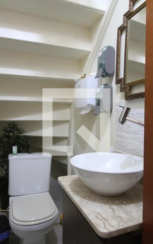 Casa à venda com 140m², 5 quartos e 2 vagasLavabo