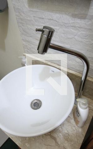 Casa à venda com 140m², 5 quartos e 2 vagasLavabo