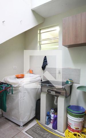 Casa à venda com 140m², 5 quartos e 2 vagasÁrea de Serviço