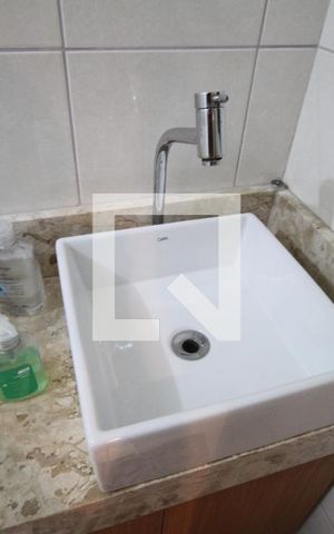 Casa à venda com 140m², 5 quartos e 2 vagasBanheiro de Serviço