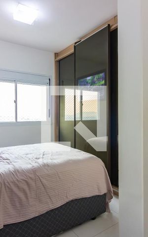 Apartamento à venda com 81m², 3 quartos e 2 vagas Apartamento à venda com 81m², 3 quartos e 2 vagasSuíte