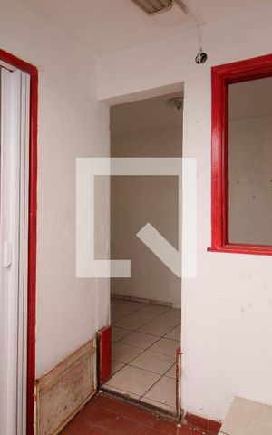 Casa à venda com 140m², 2 quartos e 2 vagas Casa à venda com 140m², 2 quartos e 2 vagasÁrea de Serviço