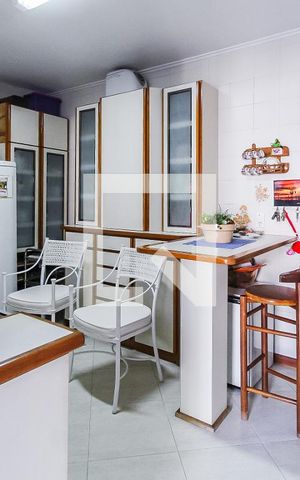 Casa à venda com 430m², 3 quartos e 3 vagasCozinha
