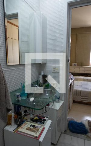 Apartamento à venda com 195m², 5 quartos e 2 vagas Apartamento à venda com 195m², 5 quartos e 2 vagasBanheiro 2