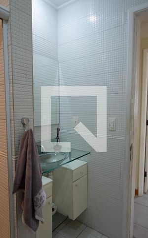 Apartamento à venda com 195m², 5 quartos e 2 vagas Apartamento à venda com 195m², 5 quartos e 2 vagasBanheiro