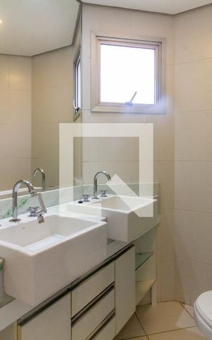 Apartamento para alugar com 62m², 2 quartos e 1 vaga Apartamento para alugar com 62m², 2 quartos e 1 vagaBanheiro da Suíte