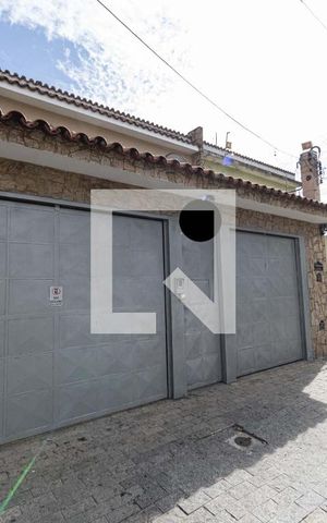 Casa à venda com 272m², 3 quartos e 3 vagasFachada