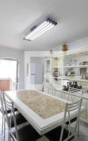 Casa à venda com 272m², 3 quartos e 3 vagasCozinha