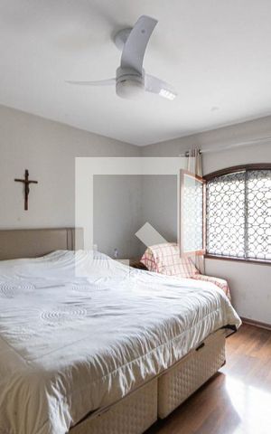 Casa à venda com 272m², 3 quartos e 3 vagasSuite