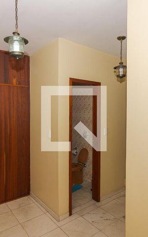 Casa à venda com 774m², 4 quartos e 3 vagas Casa à venda com 774m², 4 quartos e 3 vagasHall de Entrada