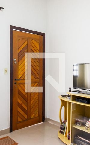 Casa à venda com 60m², 2 quartos e 1 vaga Casa à venda com 60m², 2 quartos e 1 vagaSala