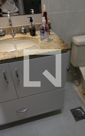 Apartamento à venda com 95m², 3 quartos e 2 vagasDetalhe do Banheiro