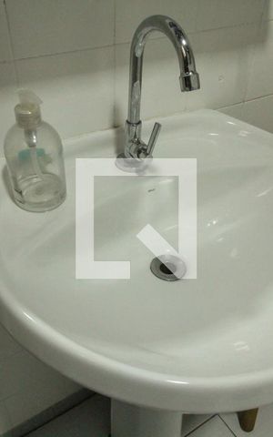 Casa à venda com 150m², 2 quartos e 1 vaga Casa à venda com 150m², 2 quartos e 1 vagaBanheiro