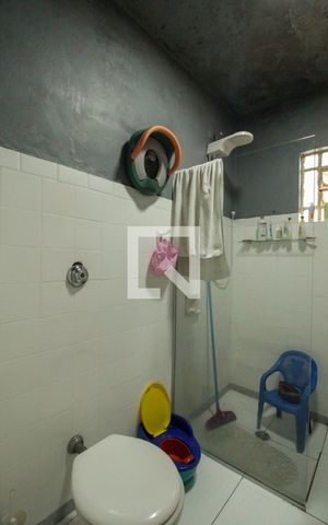Casa à venda com 150m², 2 quartos e 1 vaga Casa à venda com 150m², 2 quartos e 1 vagaBanheiro
