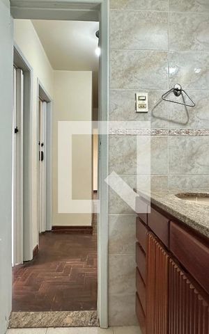 Apartamento à venda com 60m², 2 quartos e sem vaga Apartamento à venda com 60m², 2 quartos e sem vagaBanheiro