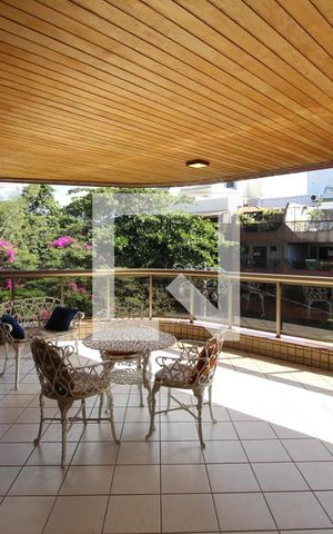 Apartamento à venda com 190m², 4 quartos e 4 vagasVaranda