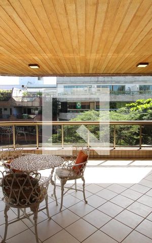 Apartamento à venda com 190m², 4 quartos e 4 vagasVista - Sala