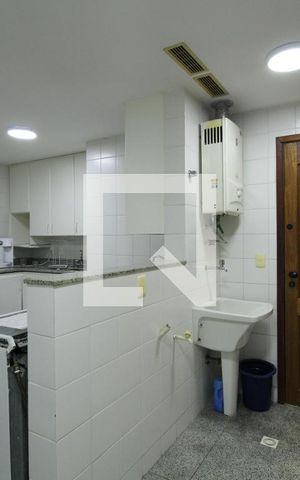 Apartamento à venda com 190m², 4 quartos e 4 vagasCozinha/Área de Serviço
