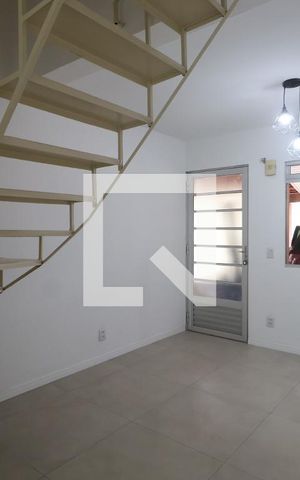 Casa de condomínio para alugar com 74m², 2 quartos e 1 vagaSala